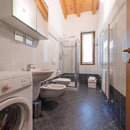 Le Residenze Del Lago Apartment *